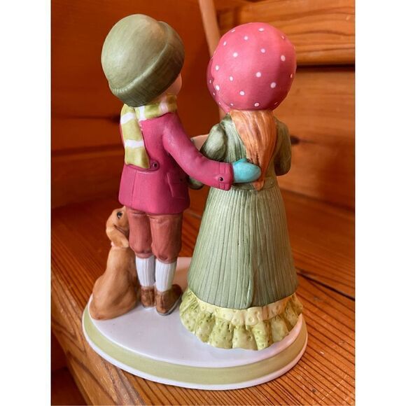 Vintage Holly Hobbie Joy To The World Porcelain Figurine 1979 - Picture 2 of 4